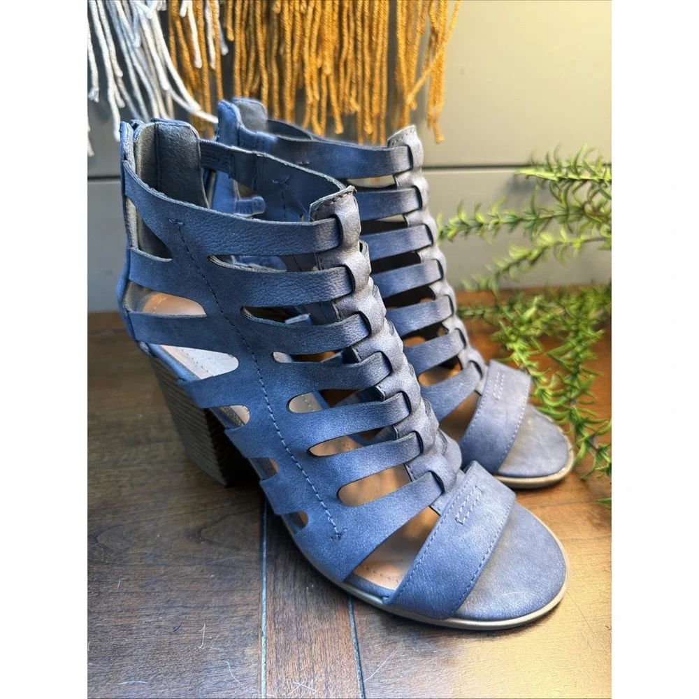 Indigo Rd. Perky Strappy Perforated Zip Up Sandals Blue US Size 6.5
